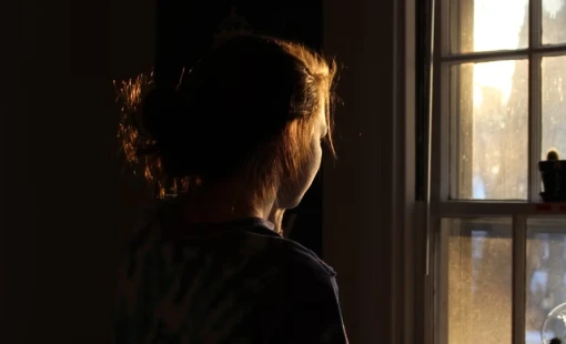 Jak radzić sobie z uczuciem niepewności i smutku?