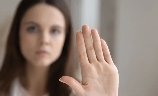 Dlaczego niektórzy ludzie unikają bliskości emocjonalnej?